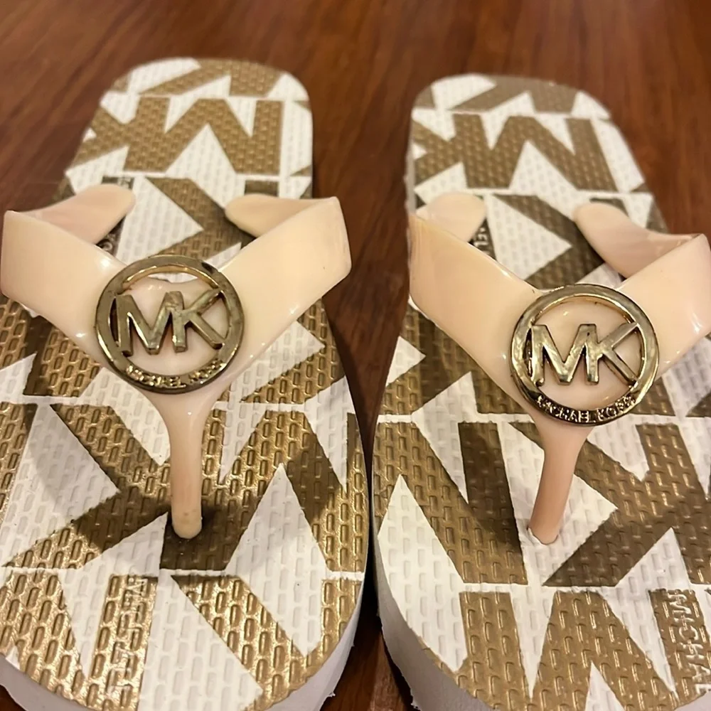 Michael Kors Jetset Flip Flops Sandals Shoes new Girls Youth Sizes DISCOLORED